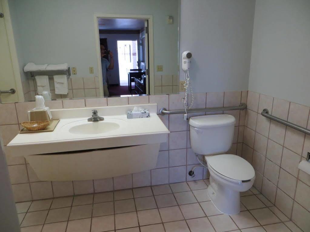 Executive Inn & Suites West Columbia Eksteriør bilde